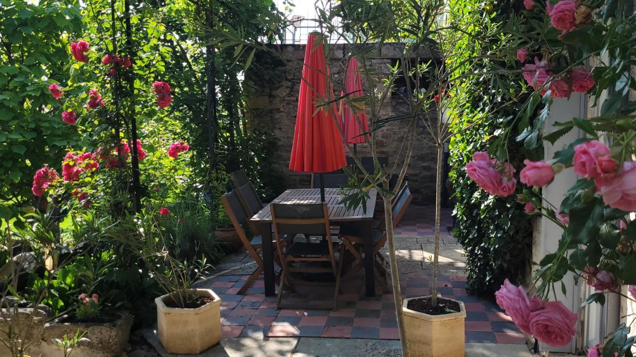 Bed and Breakfast Relais De La Renaissance Saint-Michel-de-Montaigne Экстерьер фото